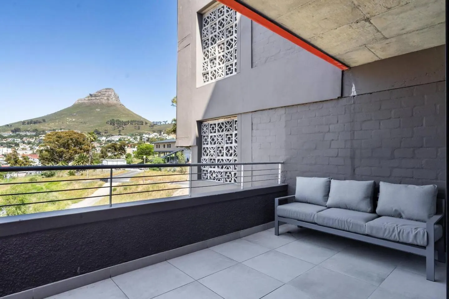 Forty On L 607 By Ctha Cape Town