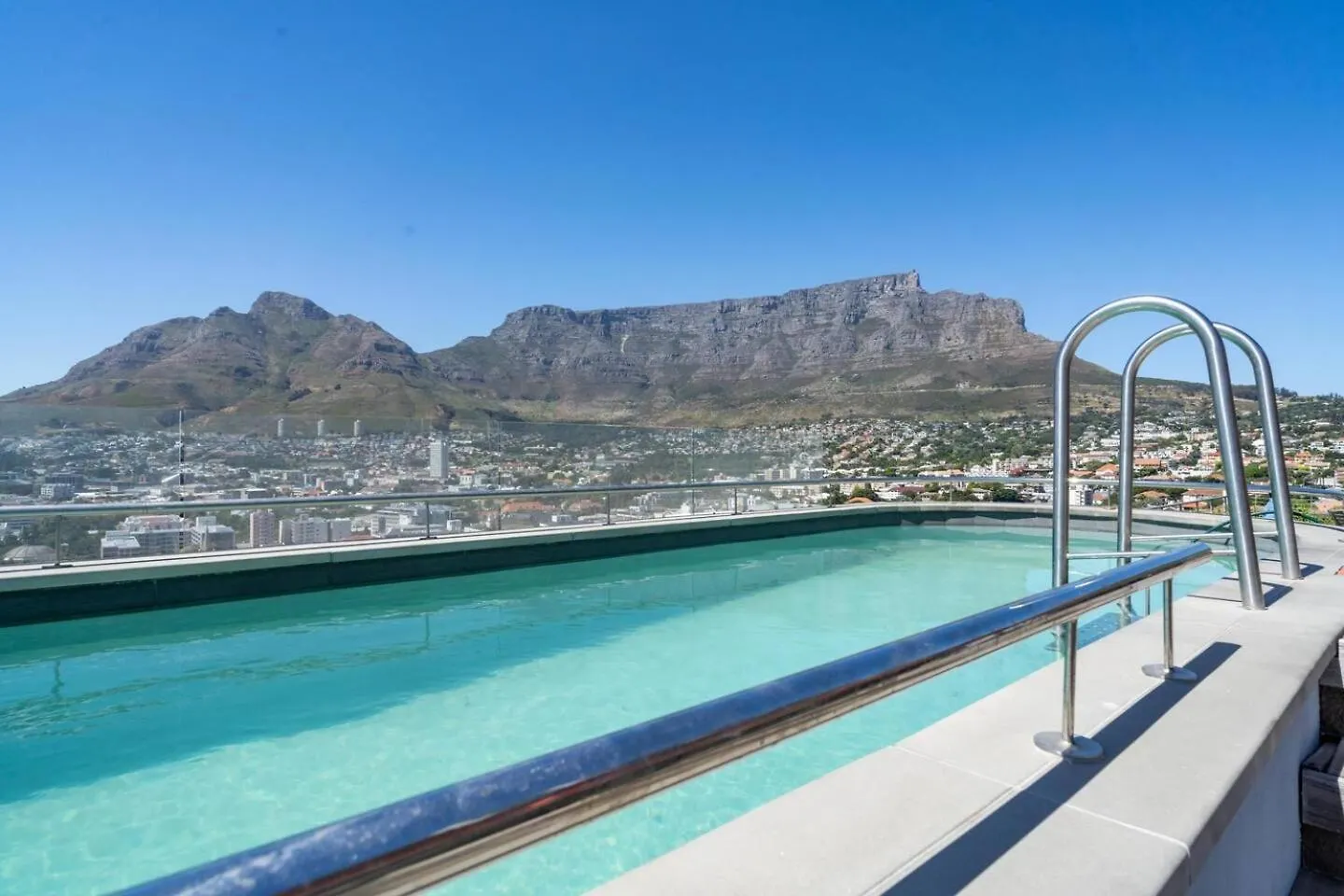Forty On L 607 By Ctha Cape Town 0*,  Güney Afrika